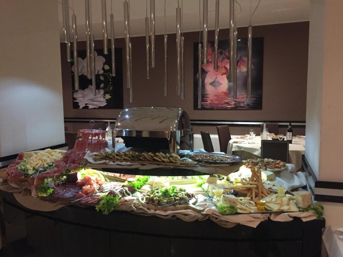 Quality Hotel Green Palace Monterotondo  Esterno foto