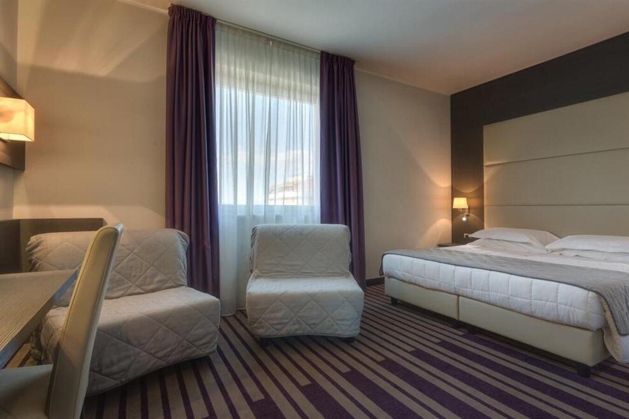 Quality Hotel Green Palace Monterotondo  Esterno foto