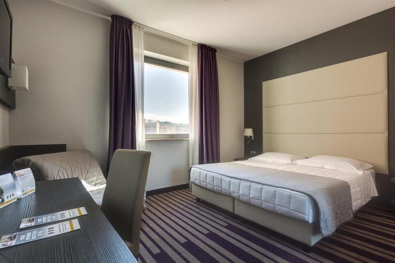 Quality Hotel Green Palace Monterotondo  Esterno foto