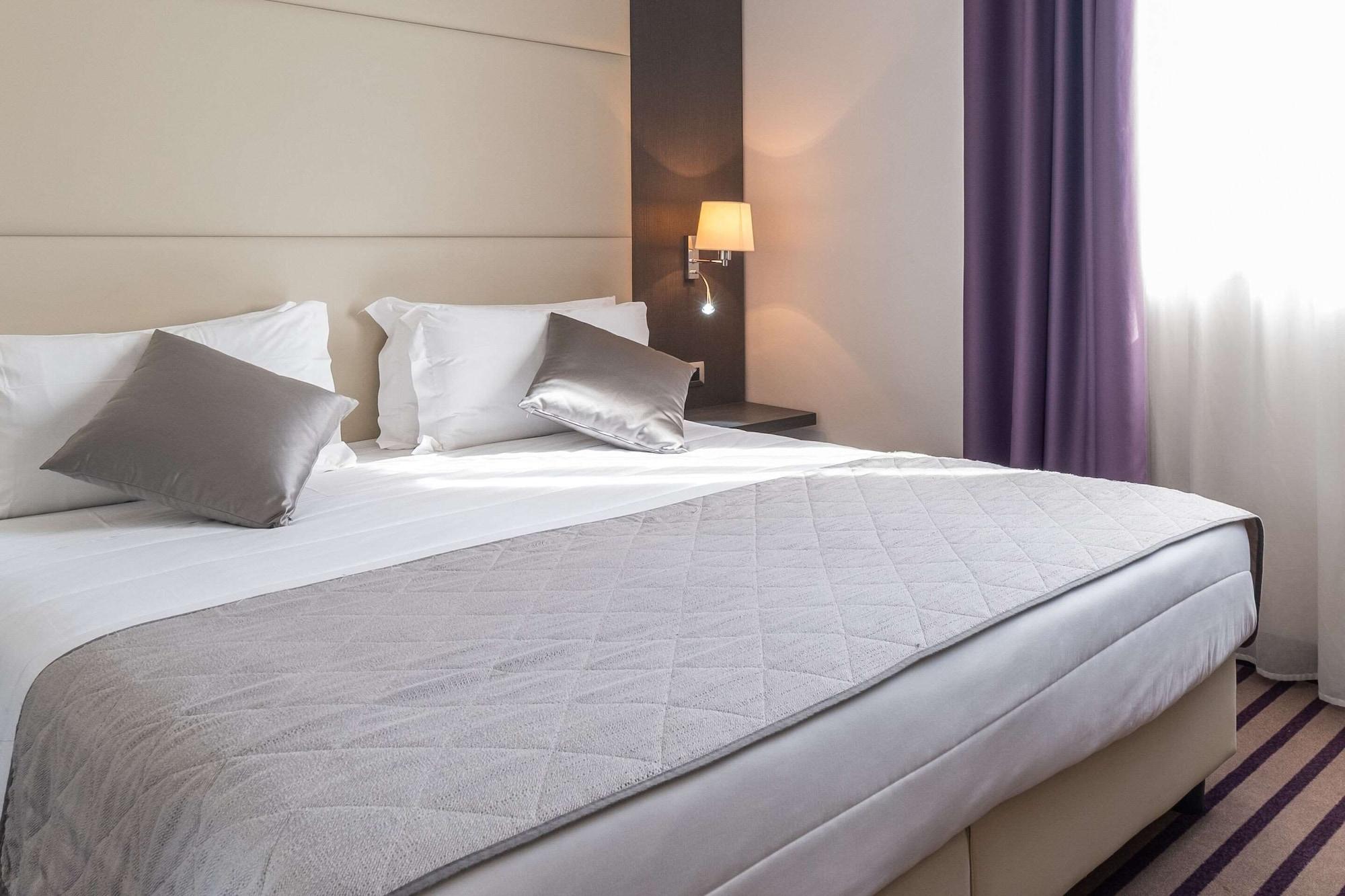 Quality Hotel Green Palace Monterotondo  Esterno foto